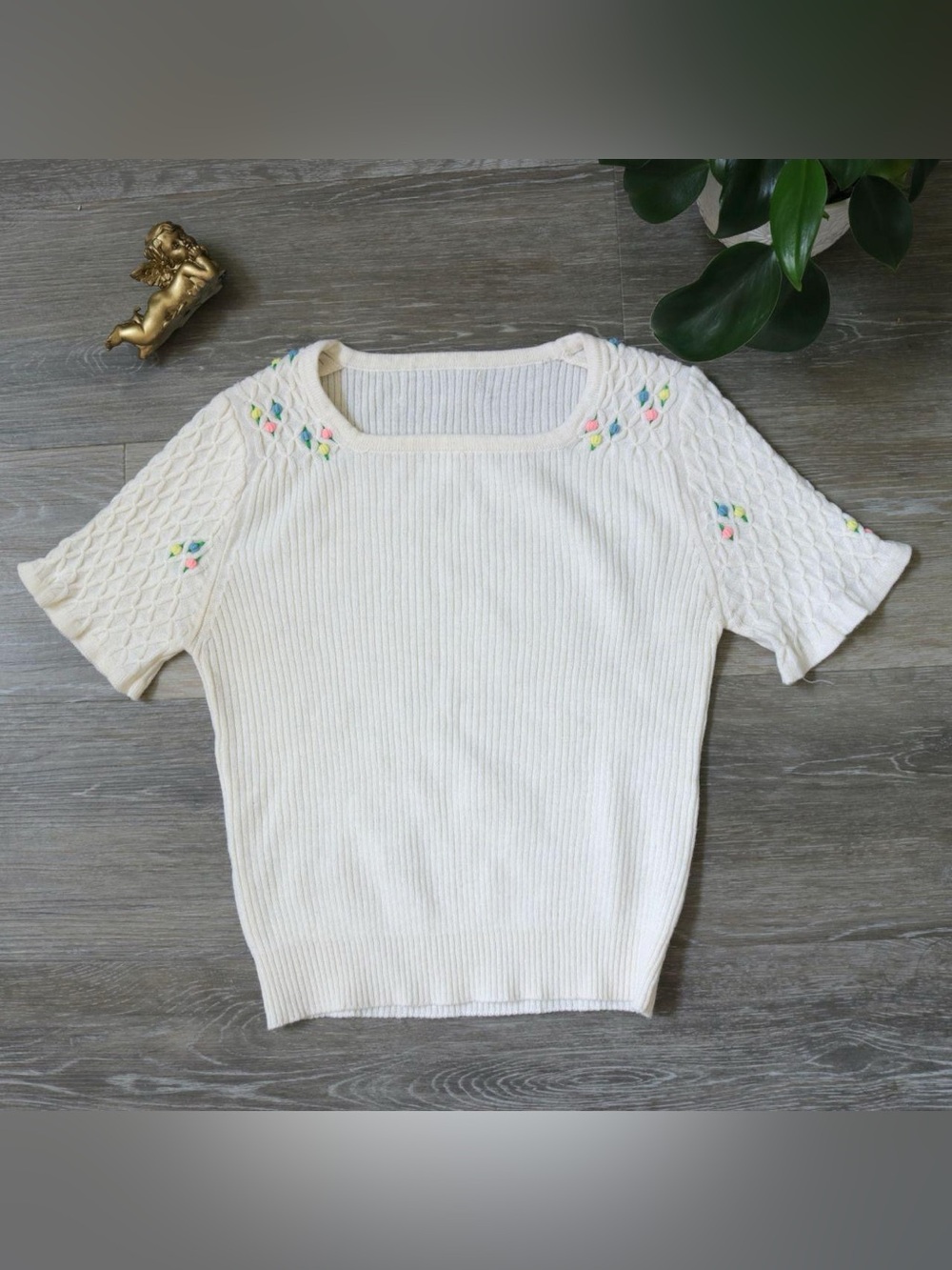 Adorable cream white knit blouse with embroidered rose buds and honeycomb smocke